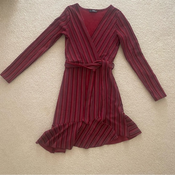 Quiz Maroon Assymetric Wrap Dress - Picture 4 of 7